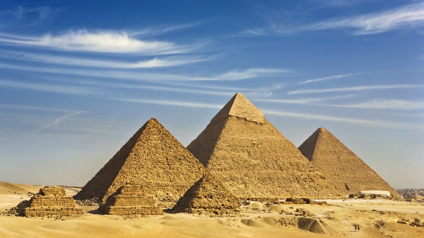 Slaves built the pyramids