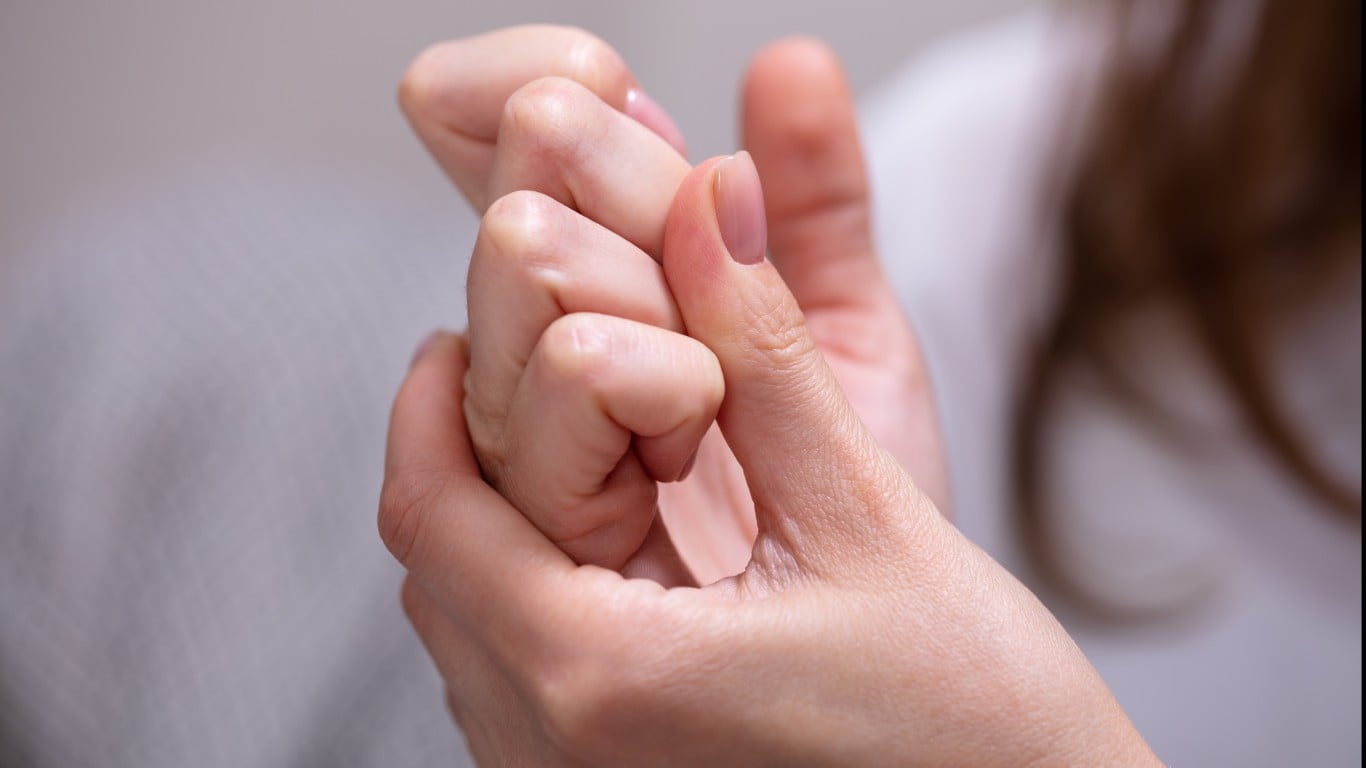 Cracking your knuckles too much will cause arthritis