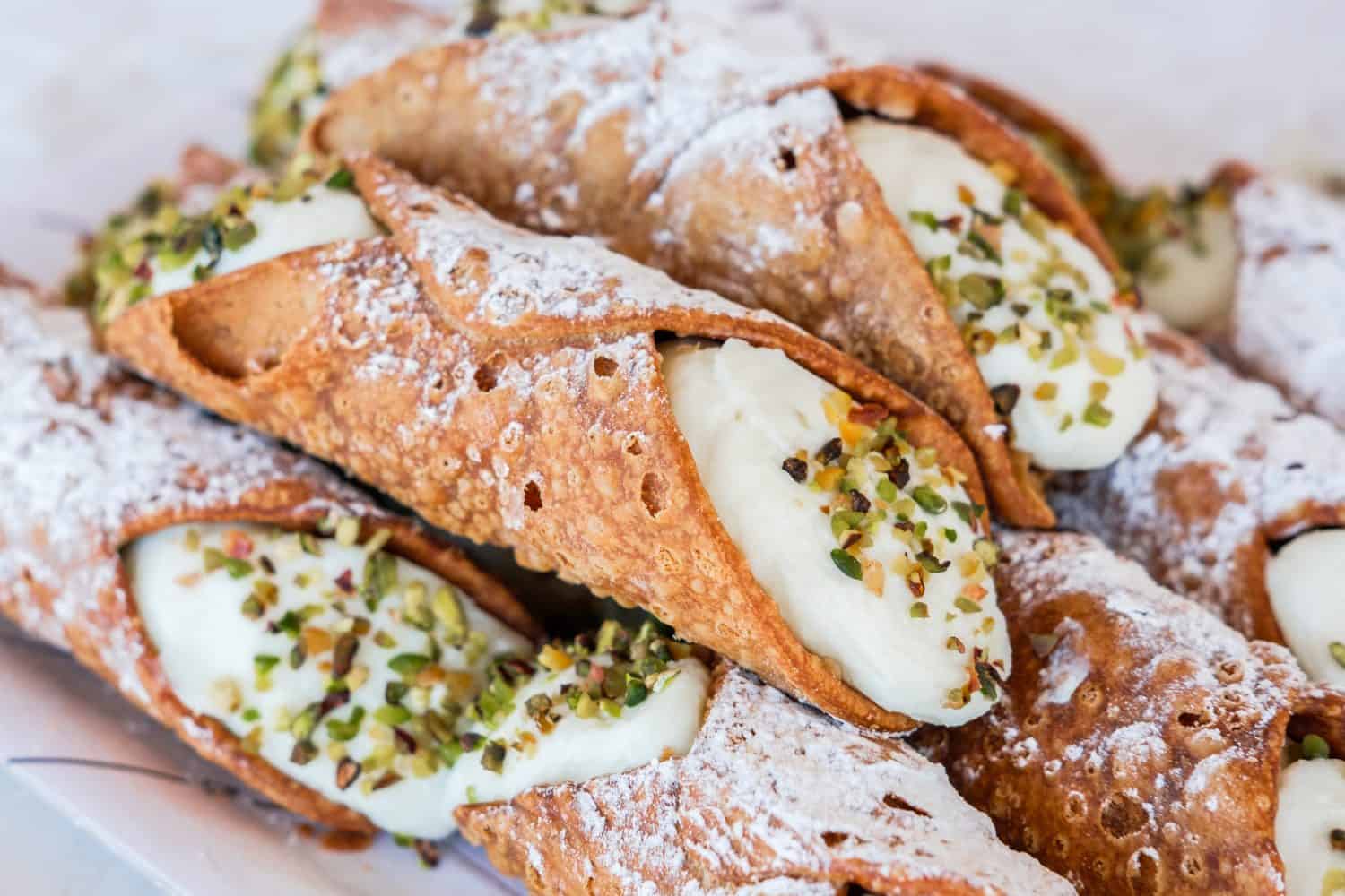 The "cannoli", typical Sicilian sweets.