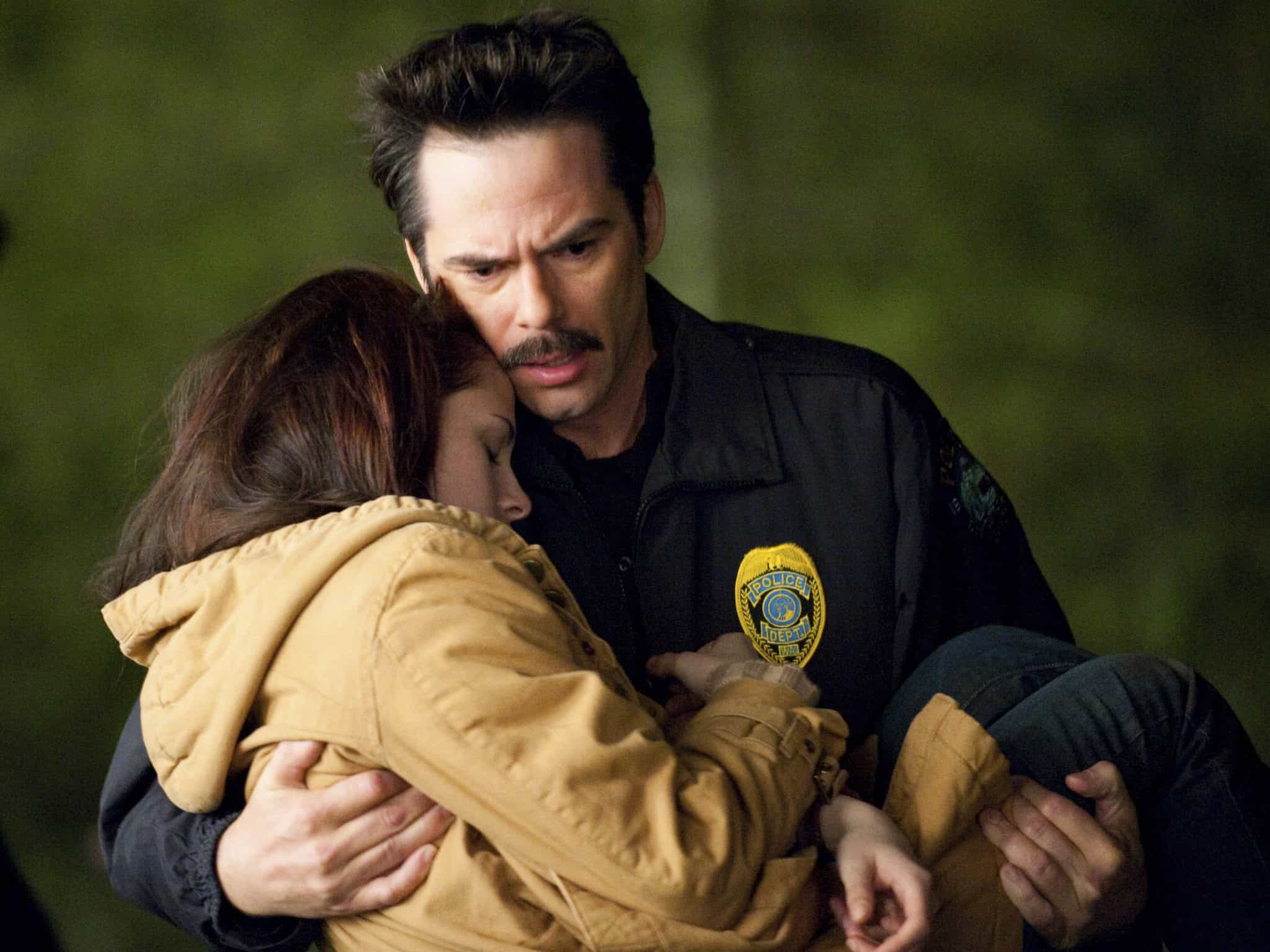 Billy Burke and Kristen Stewart in The Twilight Saga: New Moon (2009)