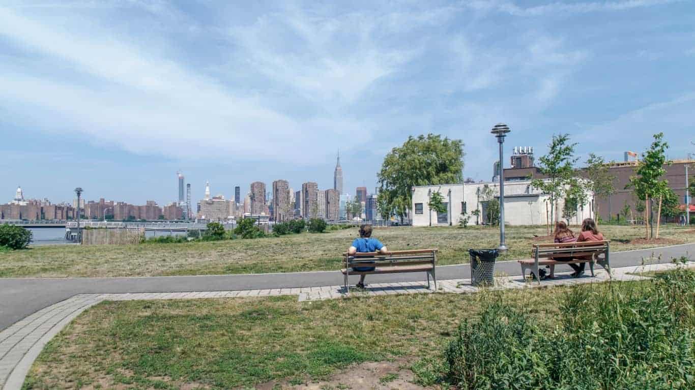 37. Greenpoint Historic District (New York, NY)