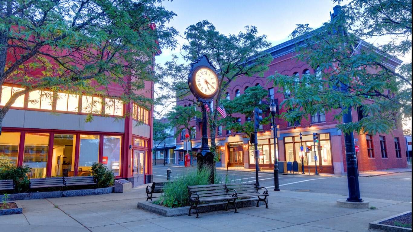 35. Chestnut Hill Historic District (Brookline, MA)