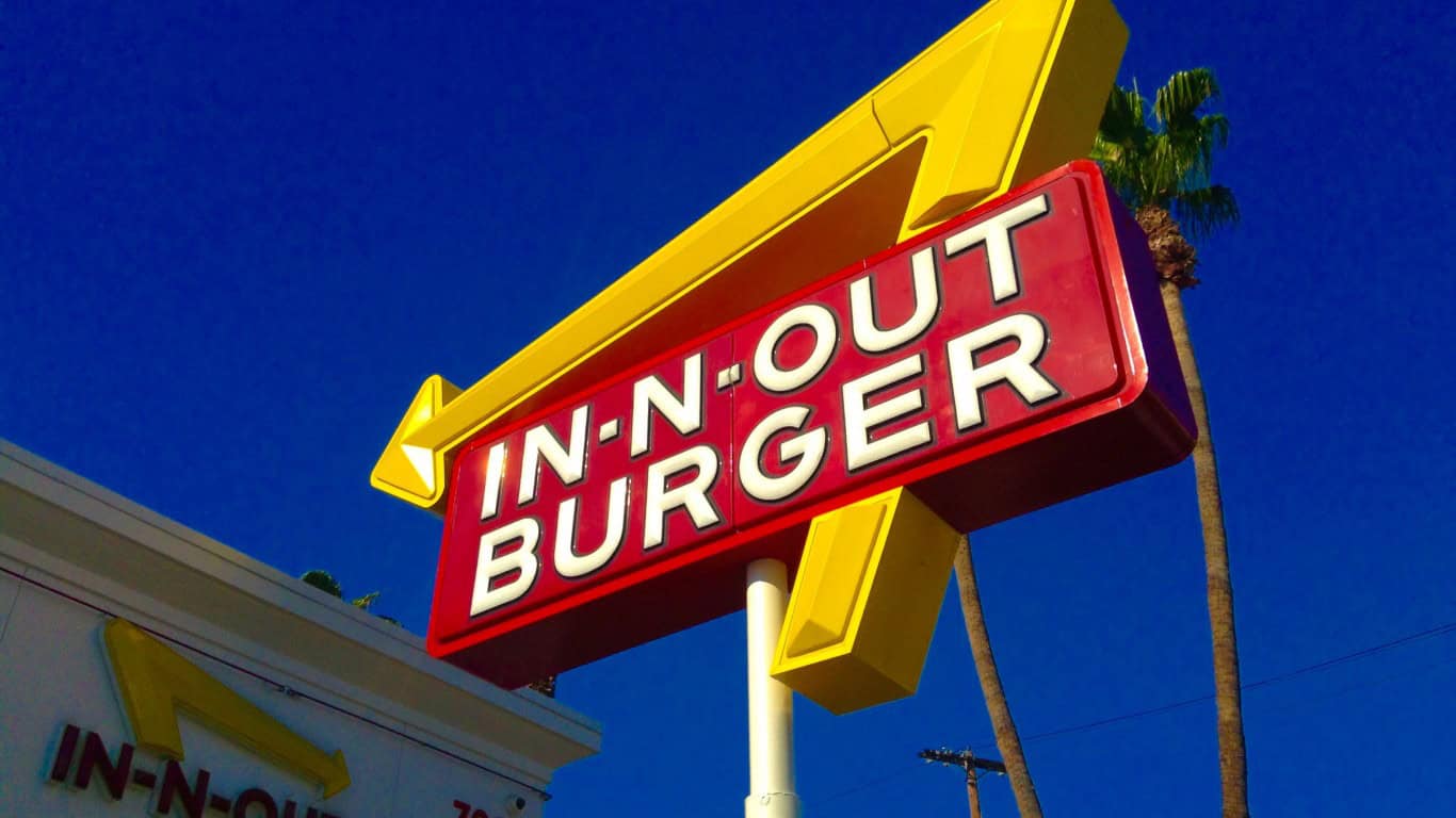 In-N-Out Burger: Cheeseburger w/ Onion Protein Style (Bun replaced with Lettuce)