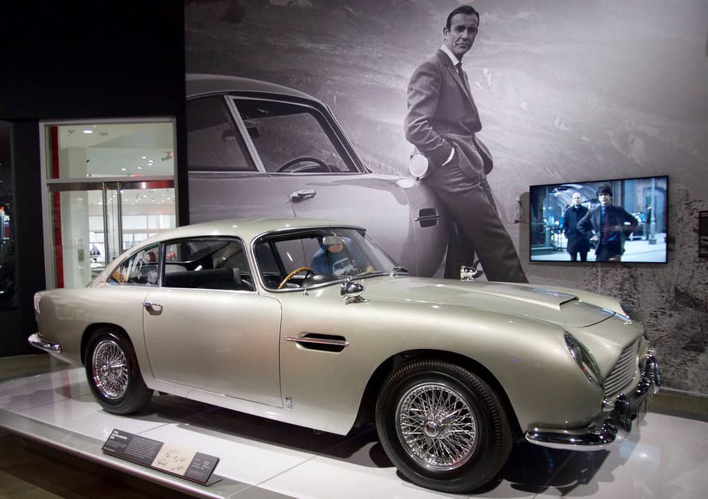 Aston Martin DB5 - James Bond