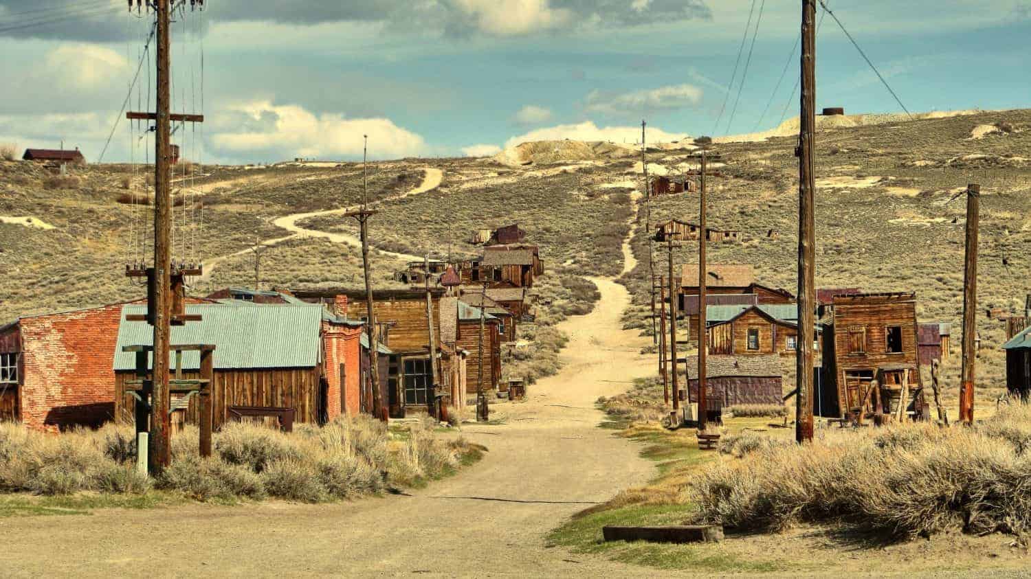 Characteristics of Ghost Towns