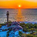 The Pros and Cons of Life in the Sunshine State