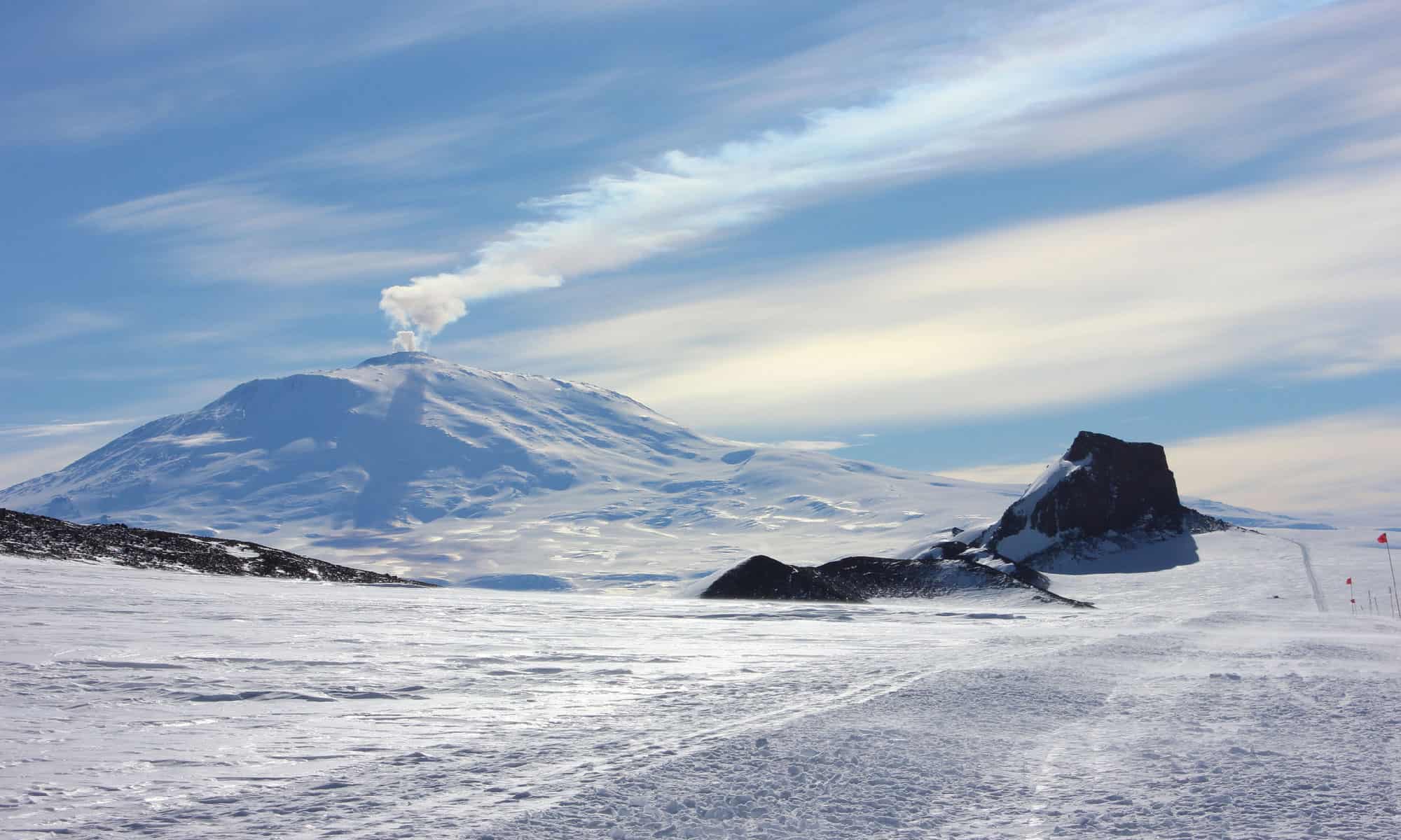 30 Antarctica Facts That Show Just How Extreme the Coldest Place on Earth Really Is