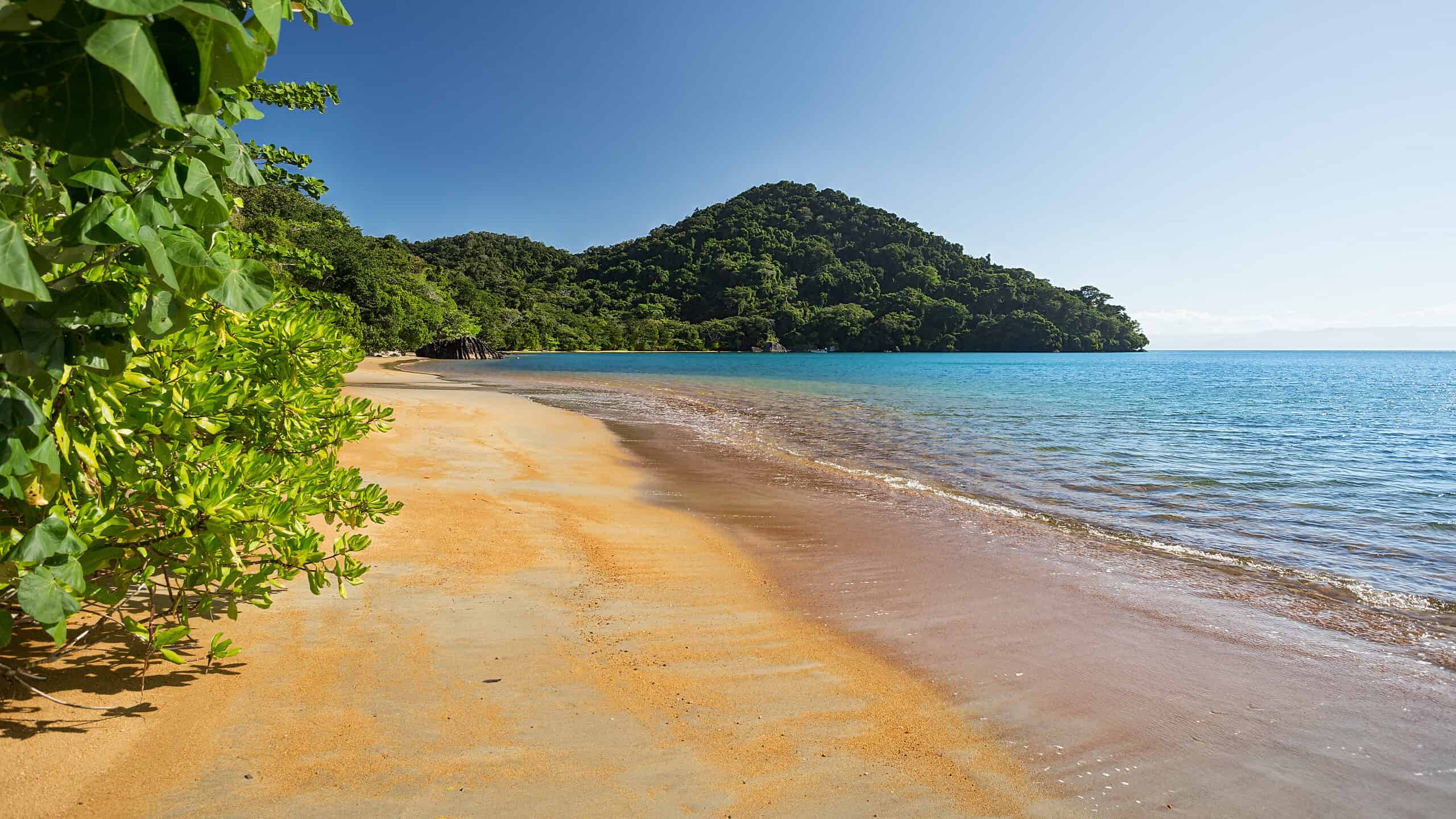 25. Madagascar – 9,935 km