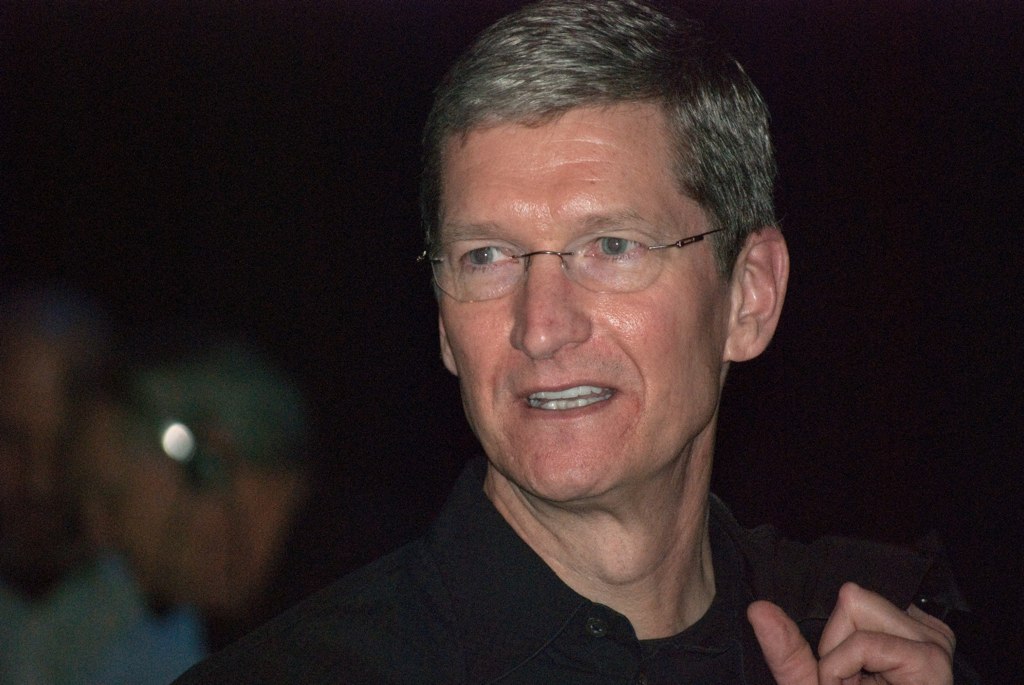 Tim Cook's Apple Pay Was 533 Times the Median Employee