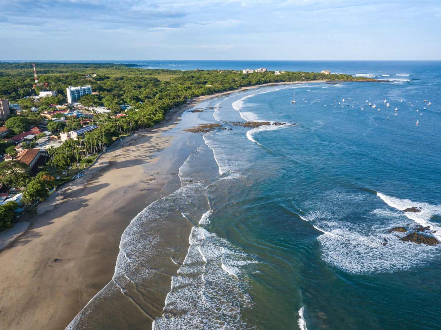 9. Playa Tamarindo, Costa Rica — 10 Feet