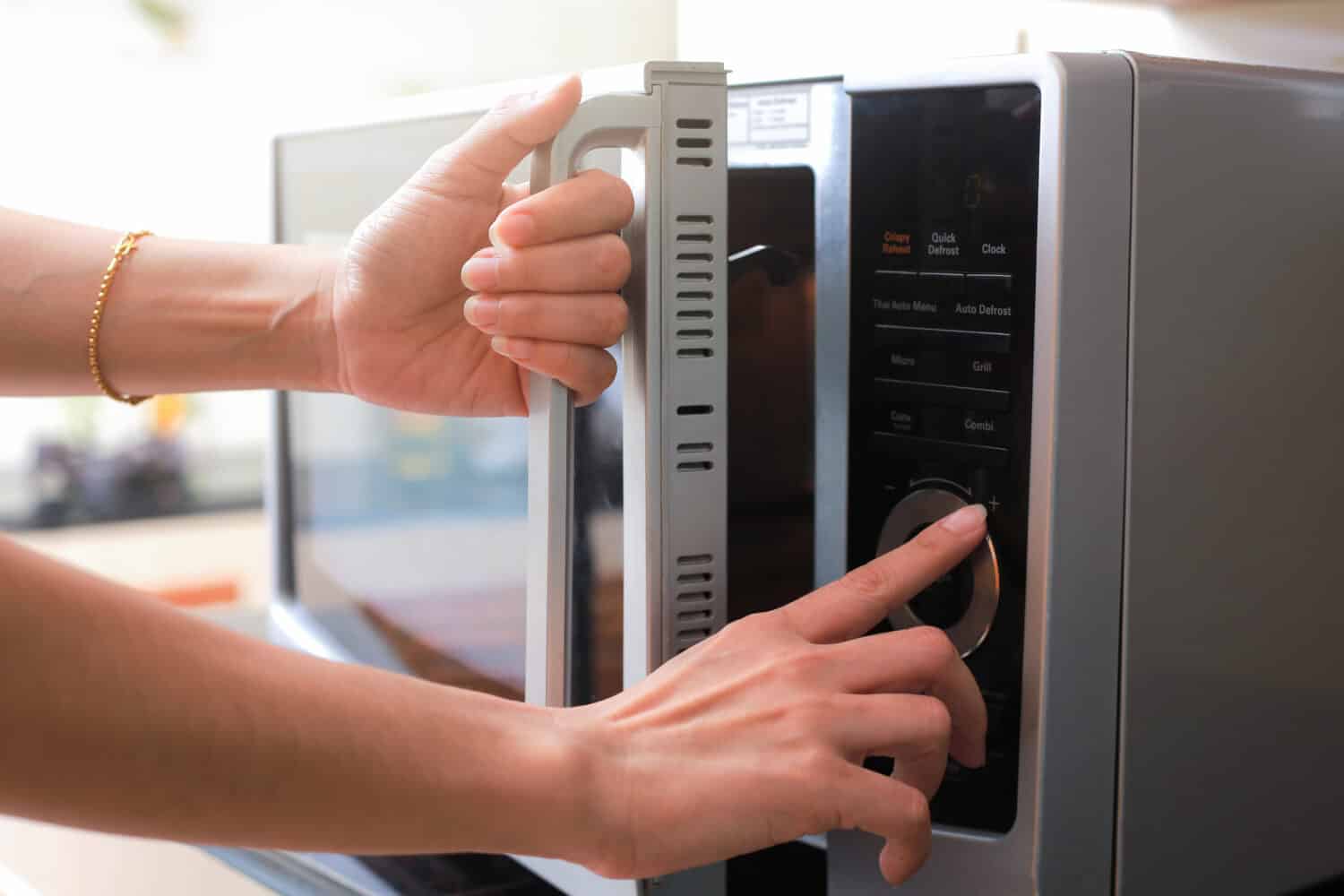 The Microwave Oven (1955)