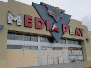 Media Play Pio Nono Ave Macon, GA 3