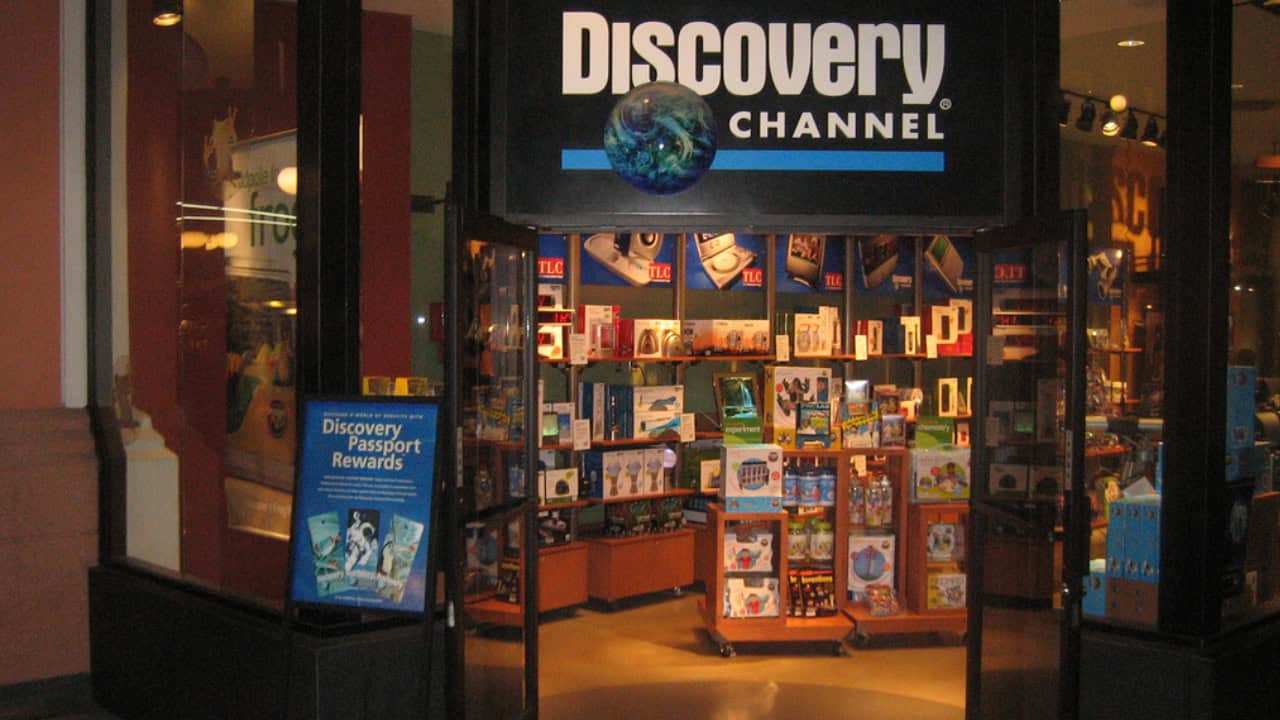 20 Stores You Saw Everywhere in the ’90s but Almost Never See Today