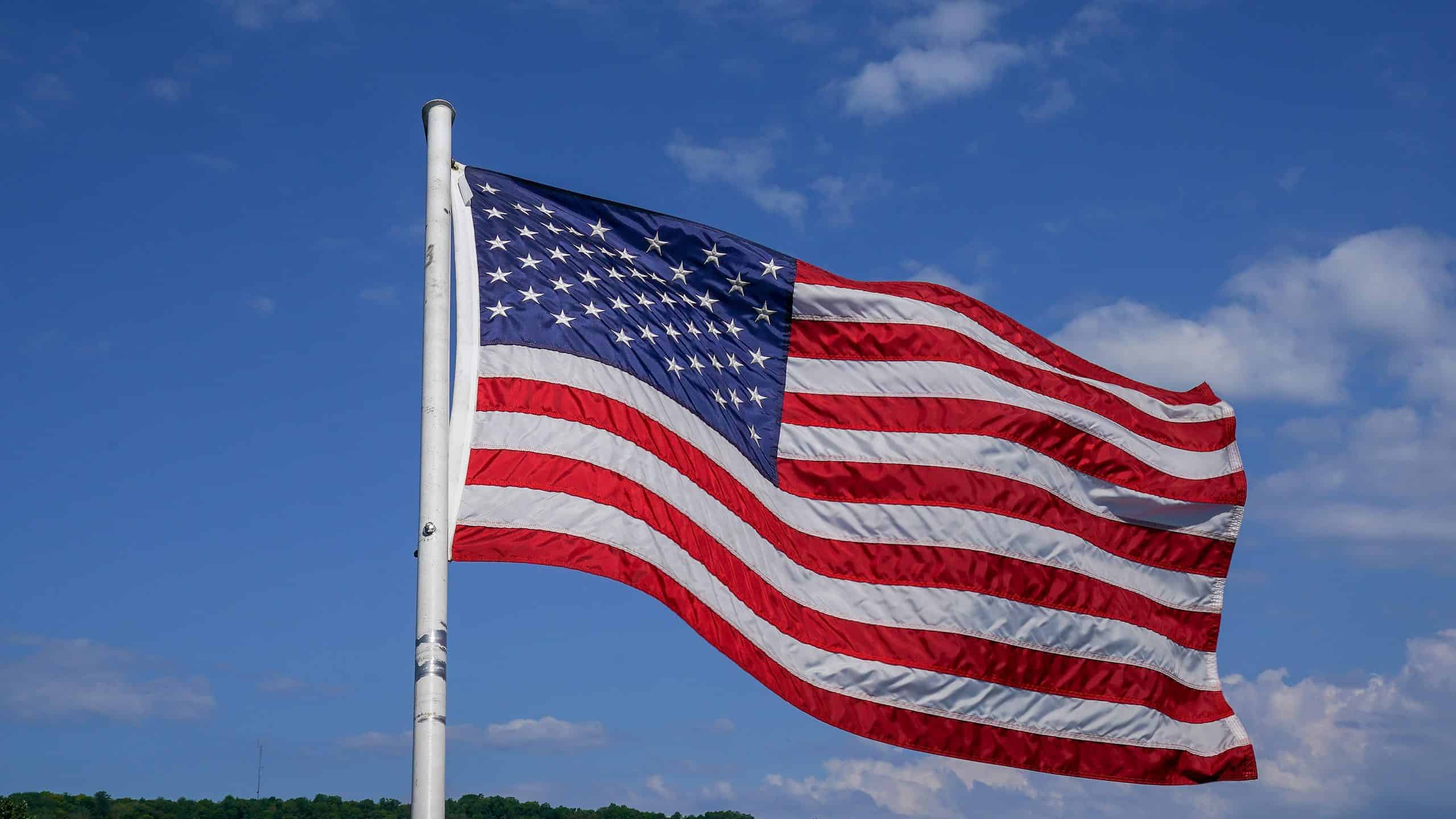 #1 What Country Shares the United States' Northern Border?