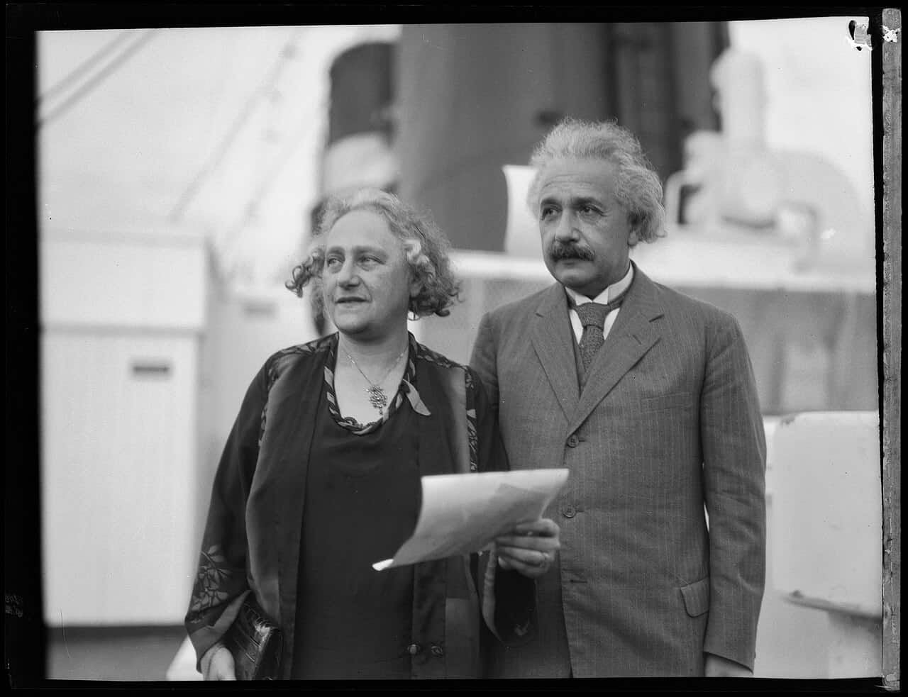 Einstein Signs the Letter (1939)