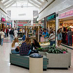 20 Mall Stores That Defined the ’80s and ’90s