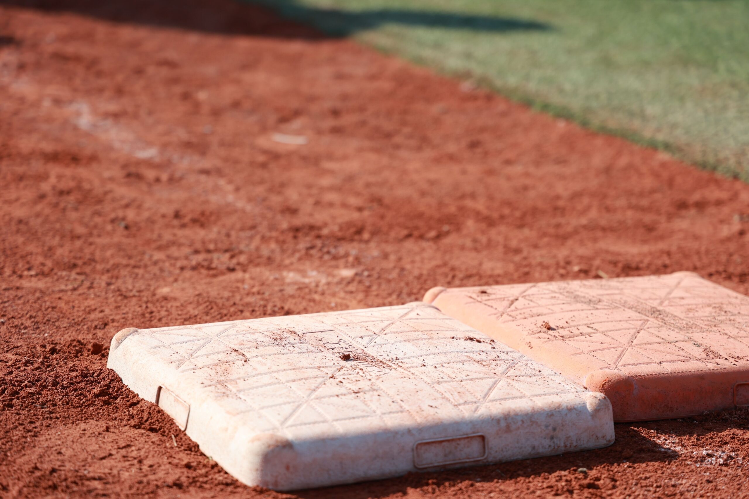 Lou Piniella Takes the Bases