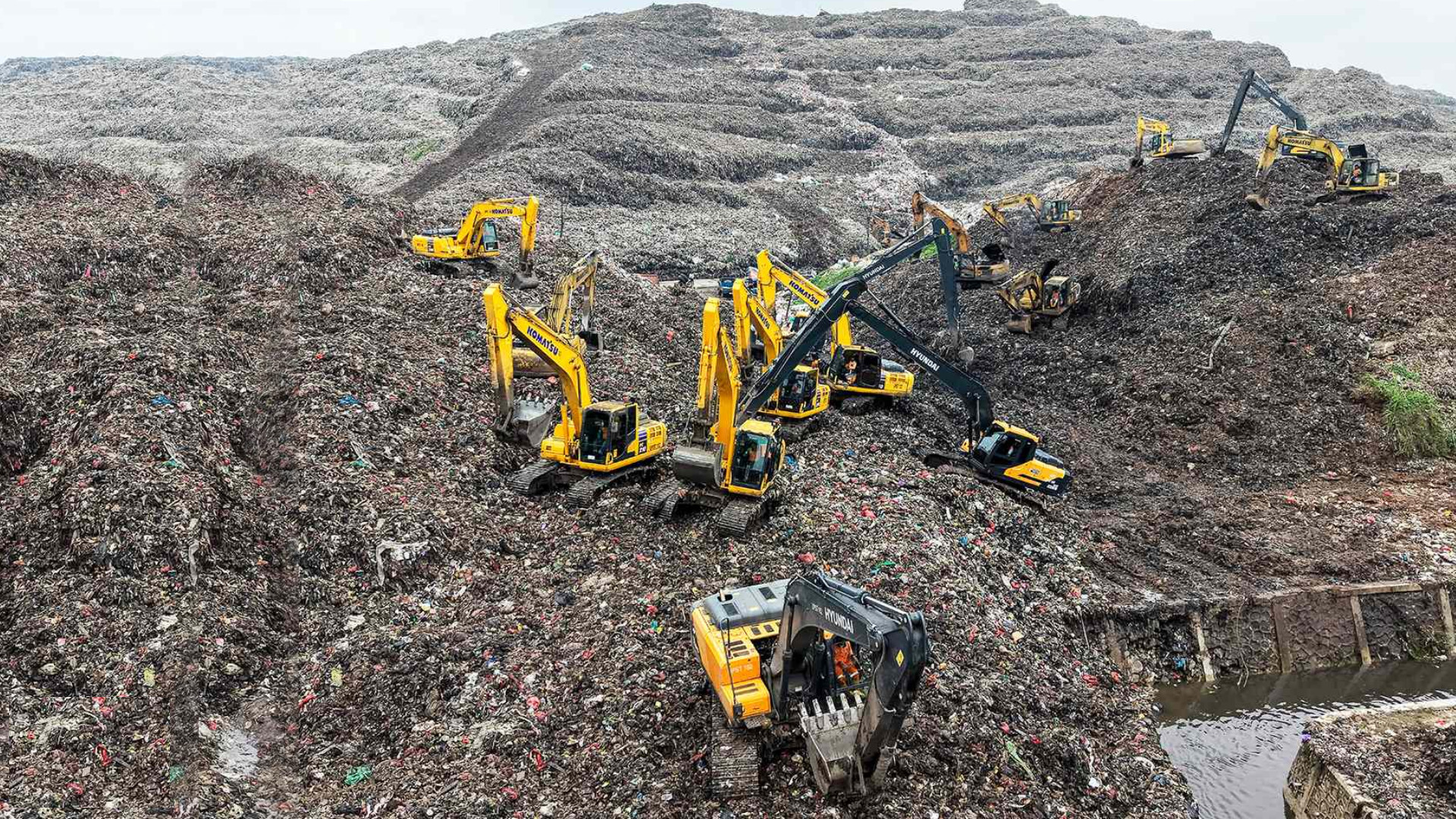 10 of the Biggest Landfills on Earth, Including One Nearly 4,000 Acres