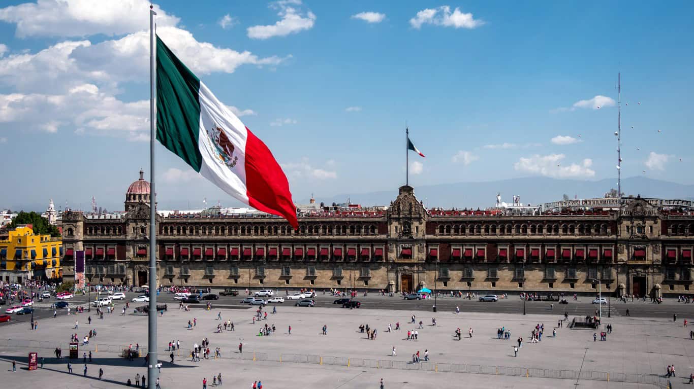 #5 Which Country Borders the United States to the South?
