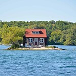 15 Fascinating New York Islands, From Manhattan to a One-House Island
