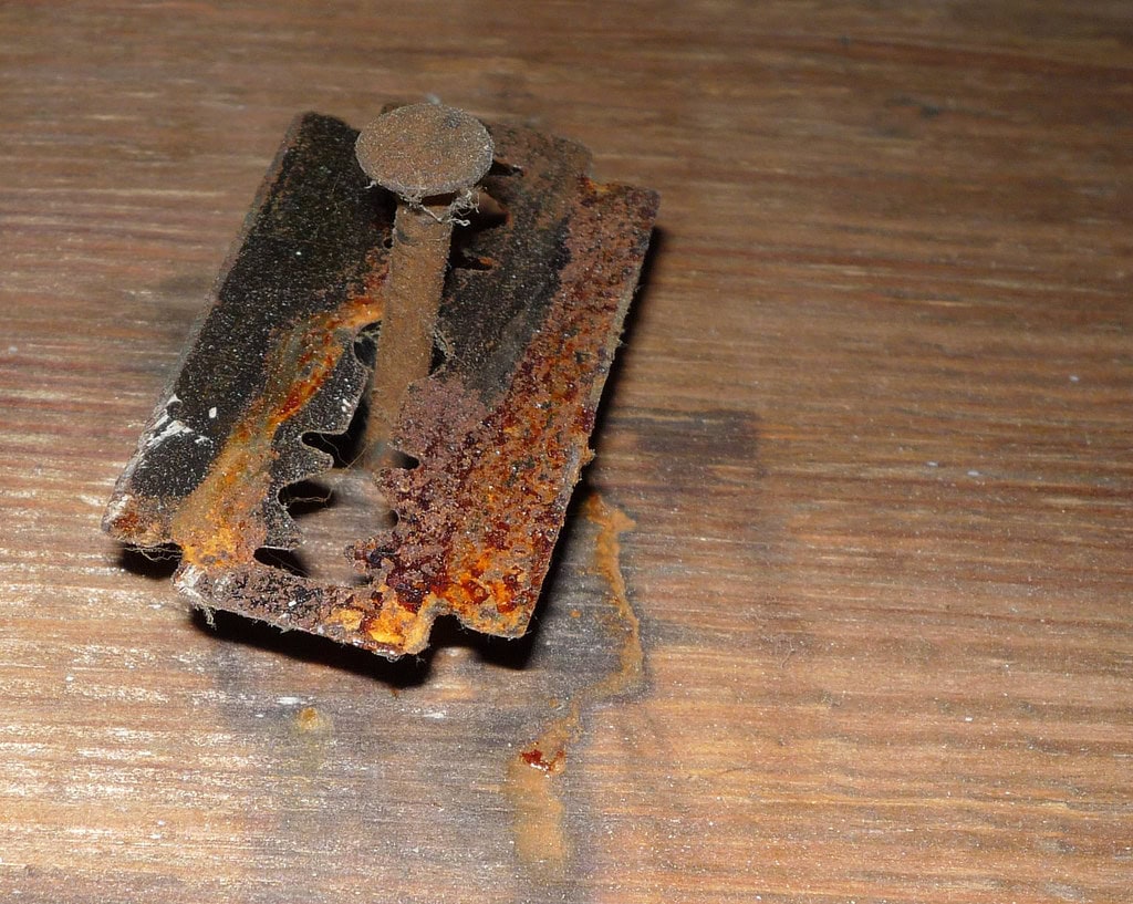 razor blade