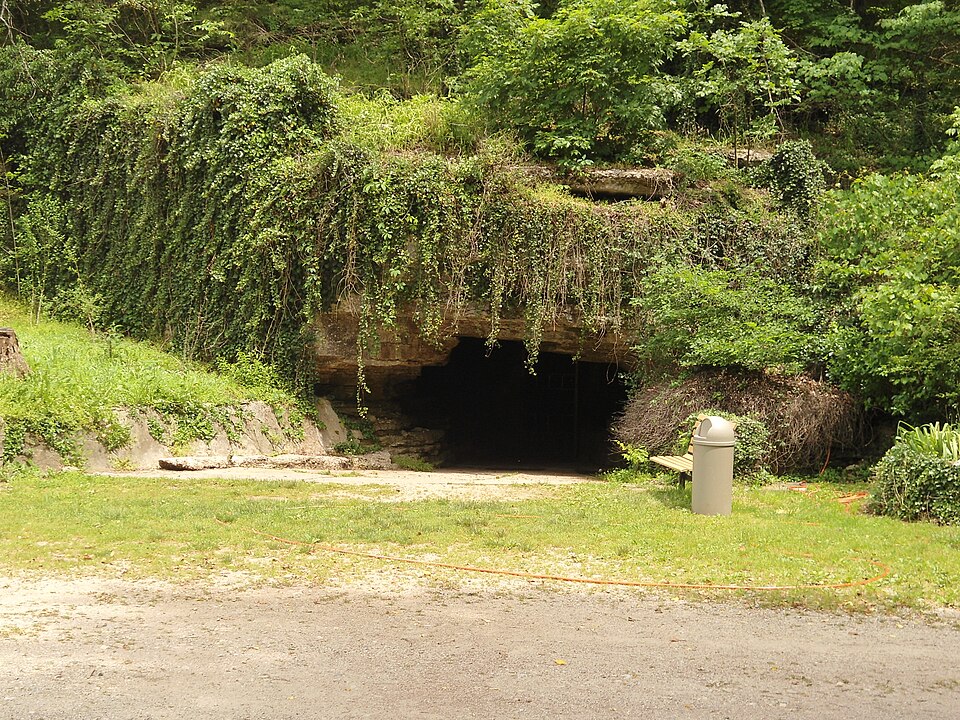 Old Spanish Treasure Cave