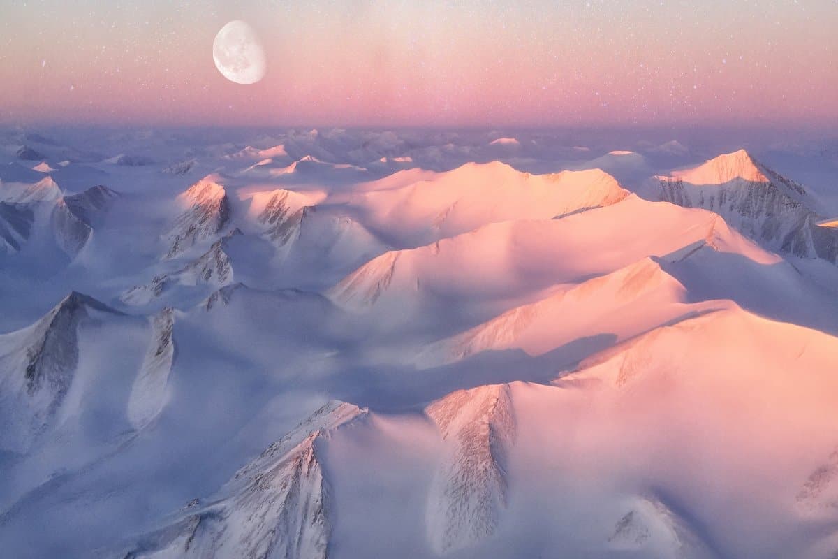 Discover the First People to Reach and Discover the North Pole