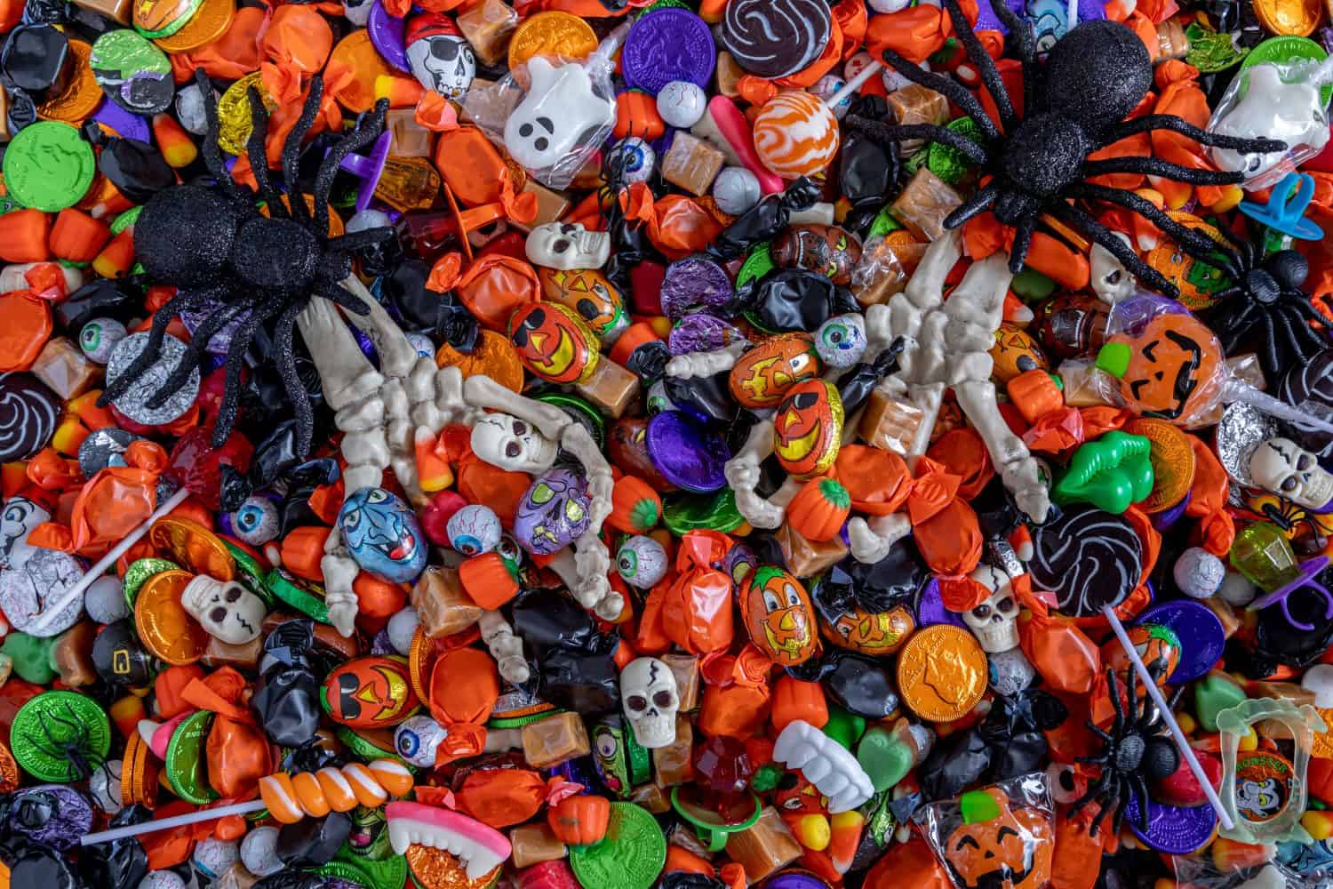 Candy-Filled Tissue Ghosts