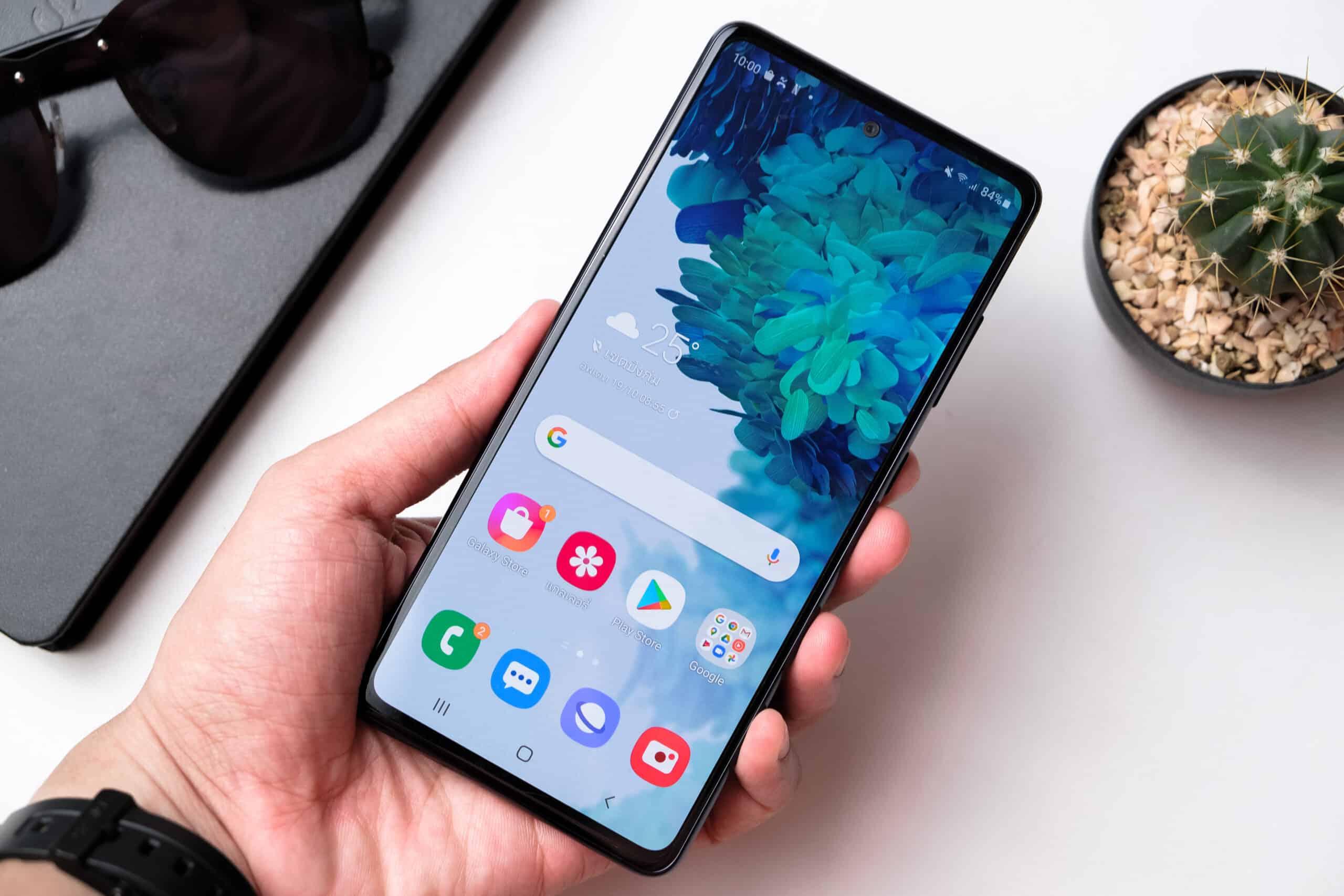 Samsung's Easy Mode Can Remove Some of the Clutter
