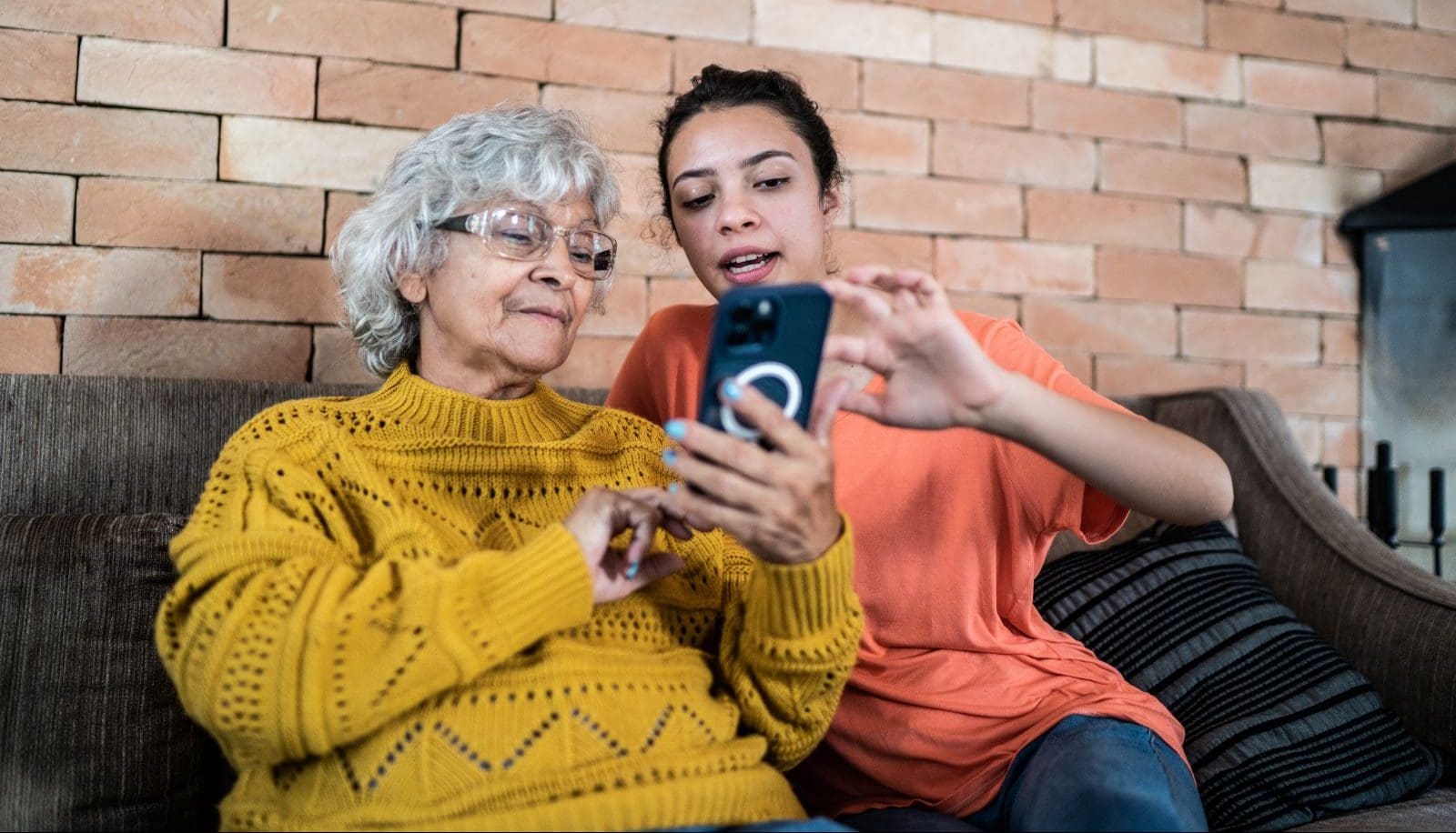 7 Smartphone Settings Your Parents or Older Relatives May Love